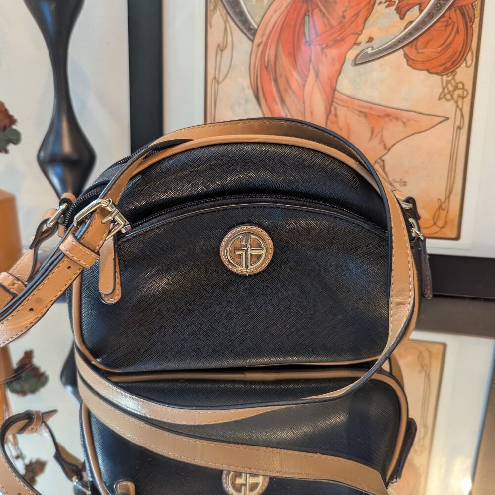 Giani Bernini Saffiano Dome Crossbody bag
